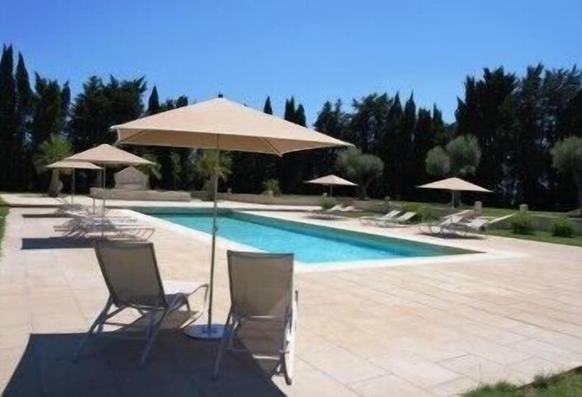 فندق Domaine Du Grand Malherbes