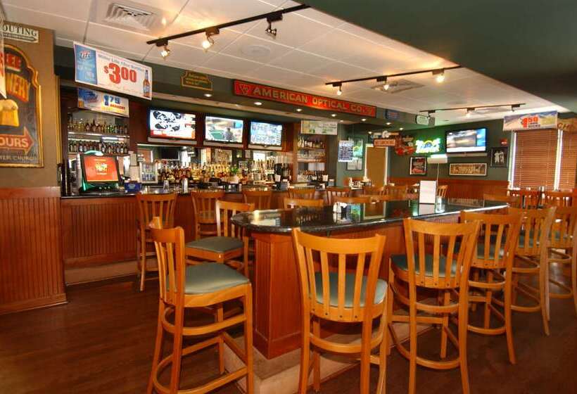 هتل Doubletree By Hilton Greensboro