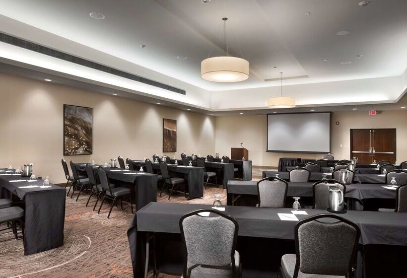 Doubletree By Hilton Hotel Lawrence