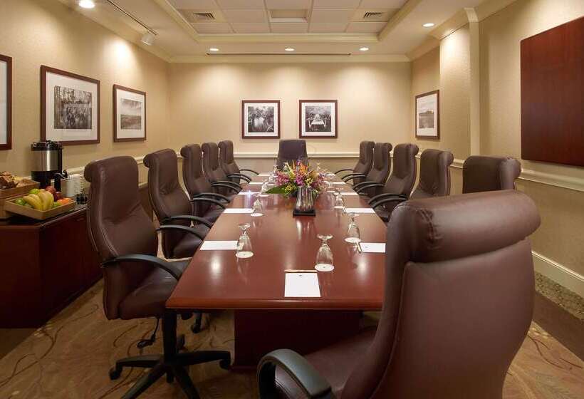 בית מלון כפרי Doubletree By Hilton  Sunrise  Sawgrass Mills