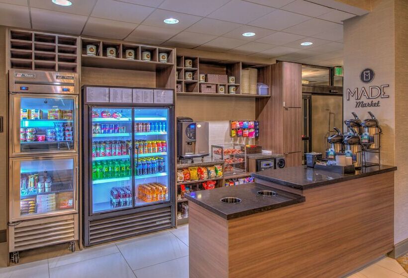 فندق Doubletree By Hilton Utica