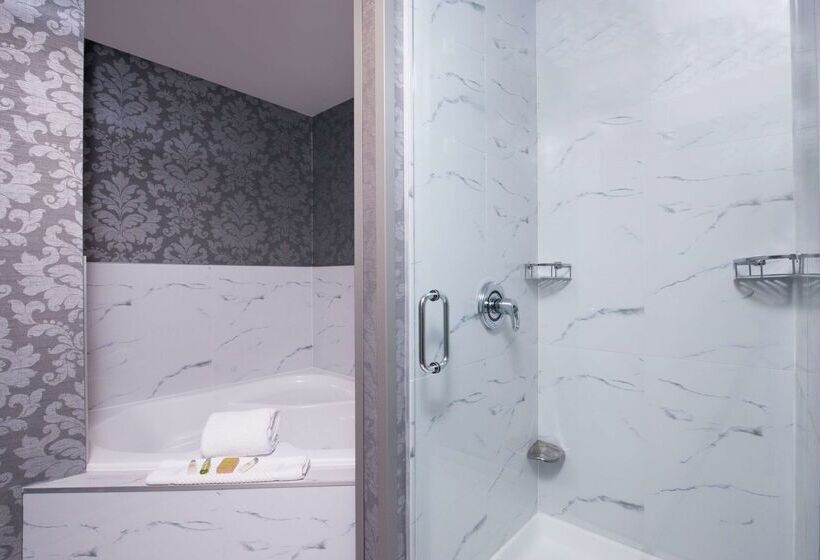 فندق Doubletree By Hilton Utica