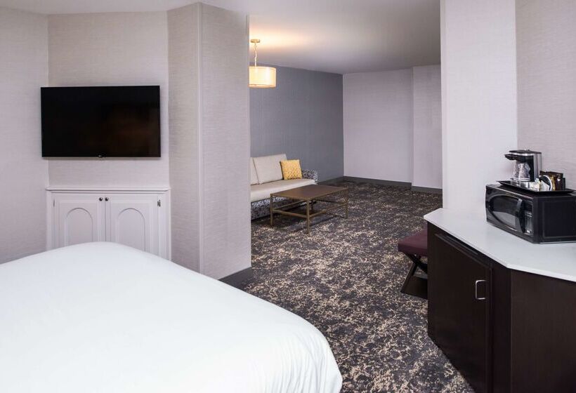 فندق Doubletree By Hilton Utica