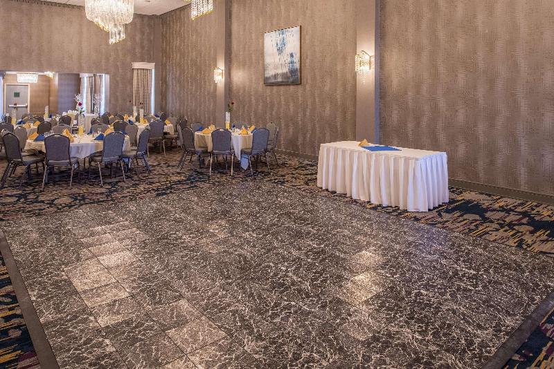 فندق Doubletree By Hilton Utica