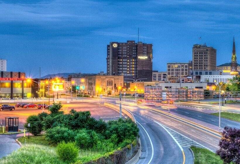 فندق Doubletree By Hilton Utica