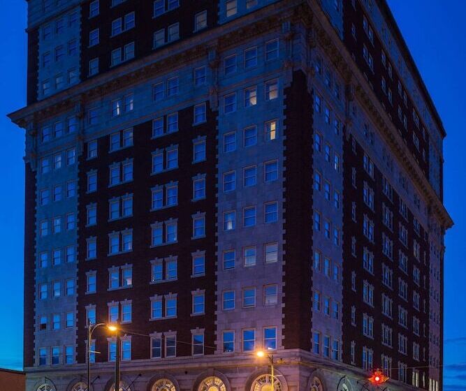 فندق Doubletree By Hilton Utica