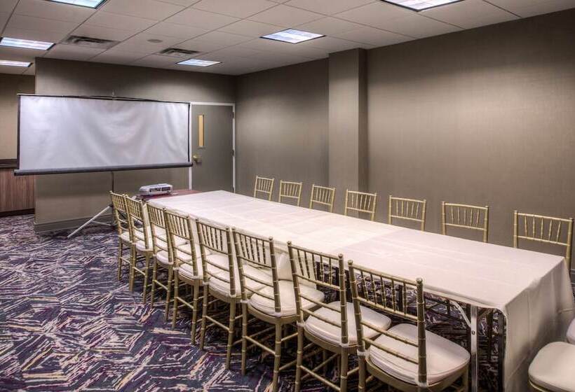 فندق Doubletree By Hilton Utica