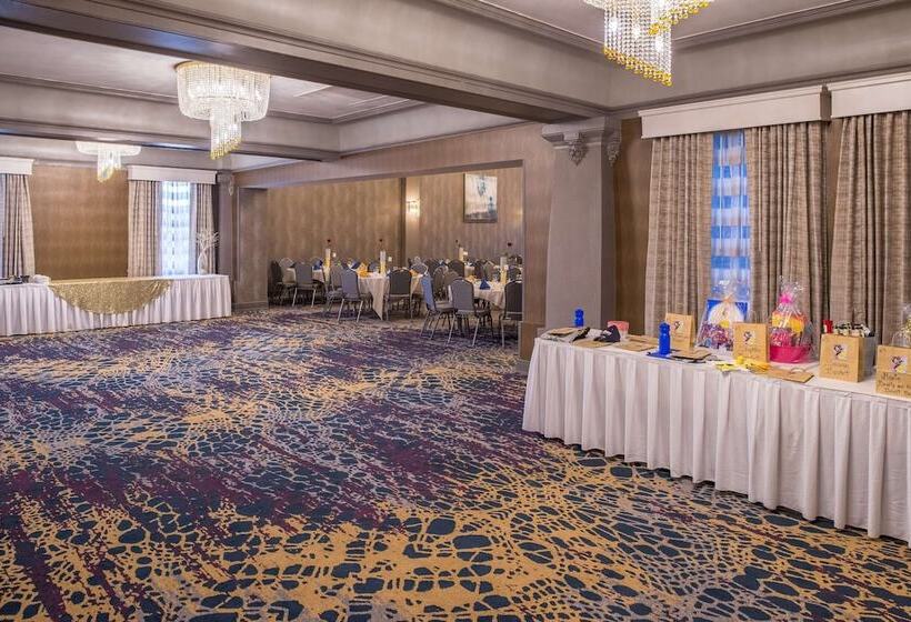 فندق Doubletree By Hilton Utica