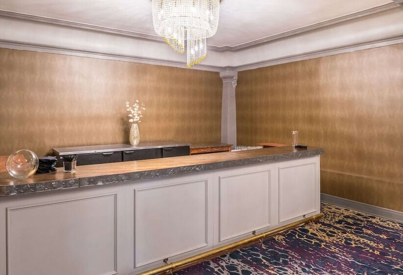 فندق Doubletree By Hilton Utica