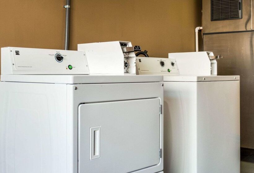 هتل Econo Lodge By Choice Greenville