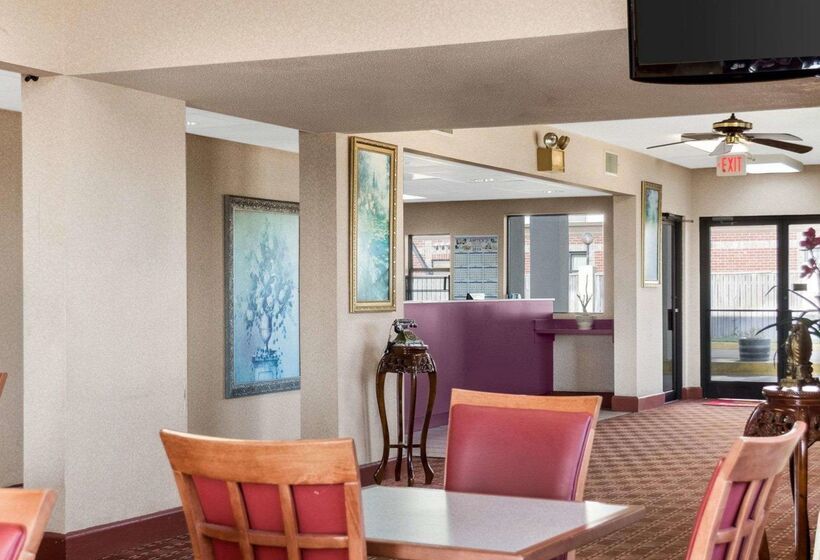 هتل Econo Lodge By Choice Greenville