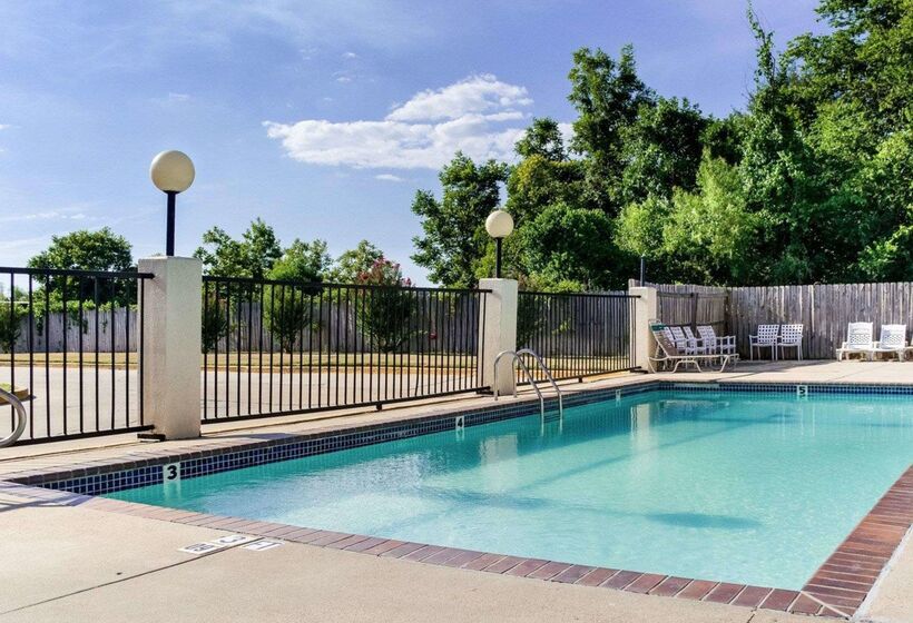 هتل Econo Lodge By Choice Greenville