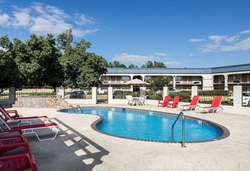 فندق Econo Lodge Grenada