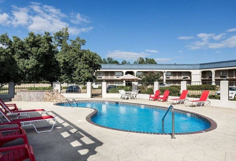 فندق Econo Lodge Grenada