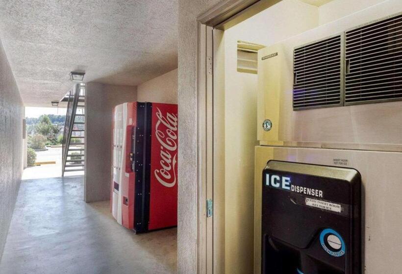 فندق Econo Lodge Grenada