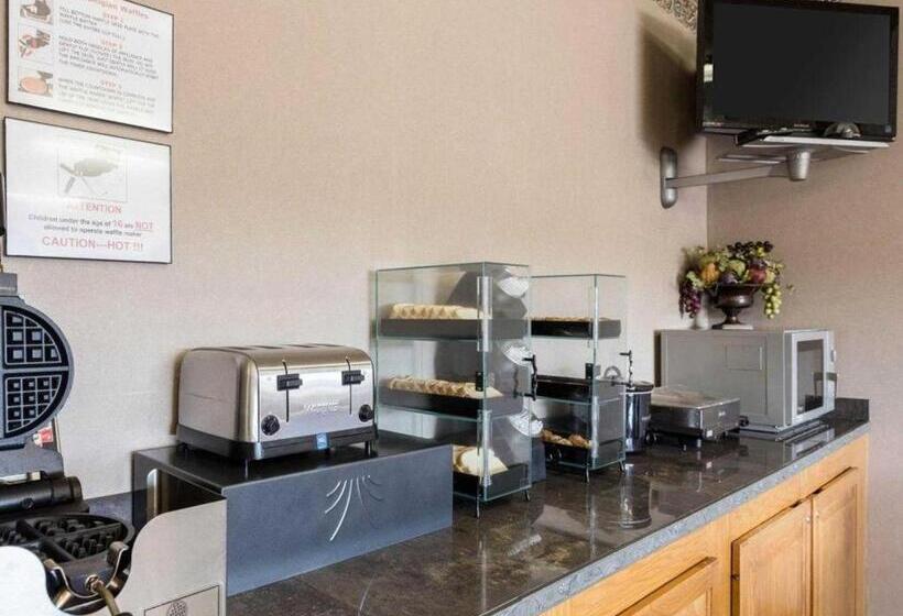 فندق Econo Lodge Grenada