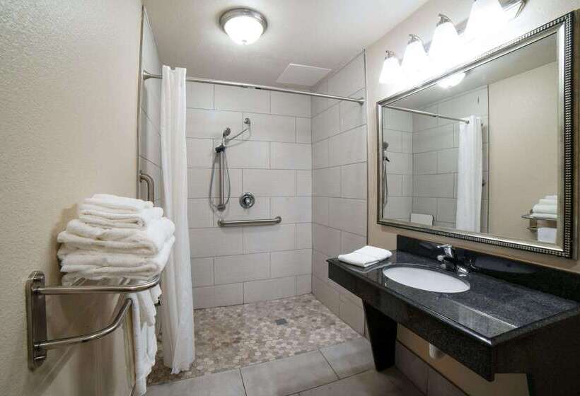 هتل Econo Lodge Inn & Suites Corpus Christi