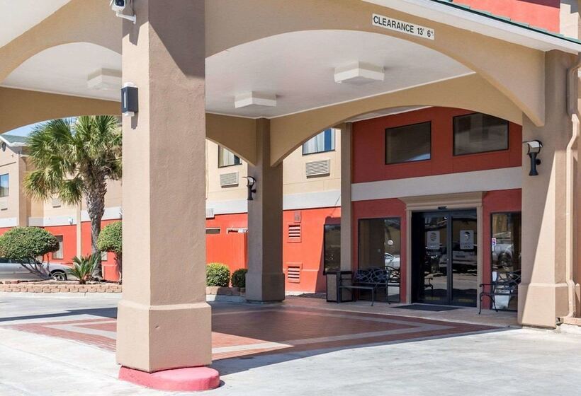בית מלון כפרי Econo Lodge Inn & Suites East Houston I10