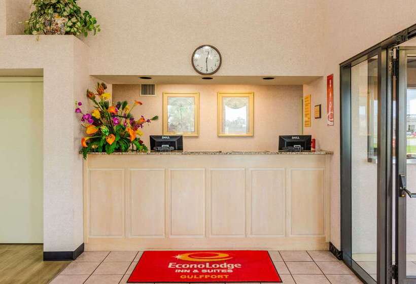 فندق Econo Lodge  Inn & Suites