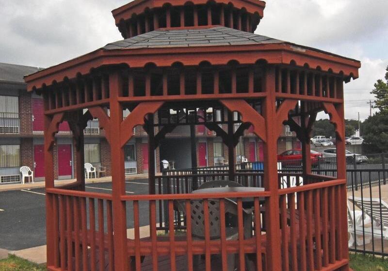 فندق Express Inn Eureka Springs