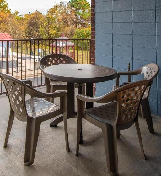 فندق Express Inn Eureka Springs