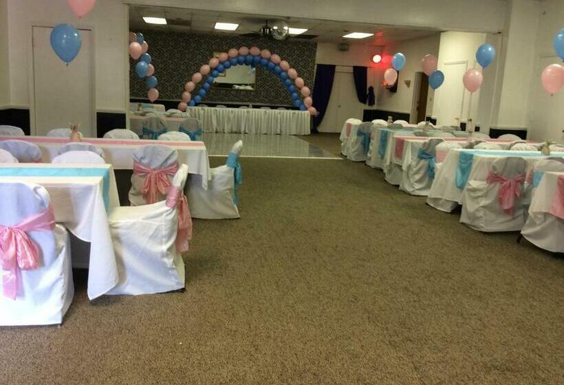 בית מלון כפרי Express Inn And Suites