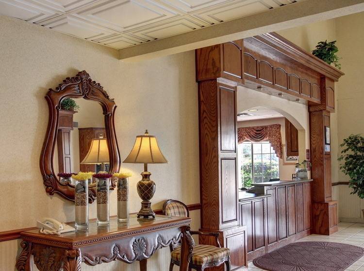 هتل Fairbridge Inn & Suites Cleburne