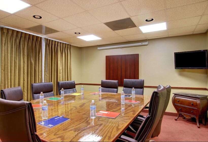 هتل Fairbridge Inn & Suites Cleburne