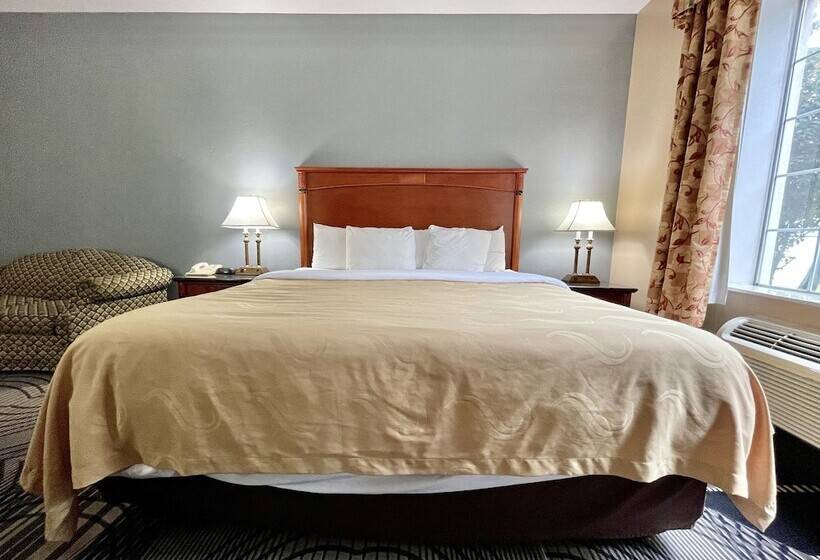 فندق Fairbridge Inn & Suites Cleburne