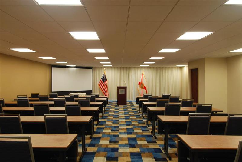 Отель Four Points By Sheraton Tallahassee Downtown