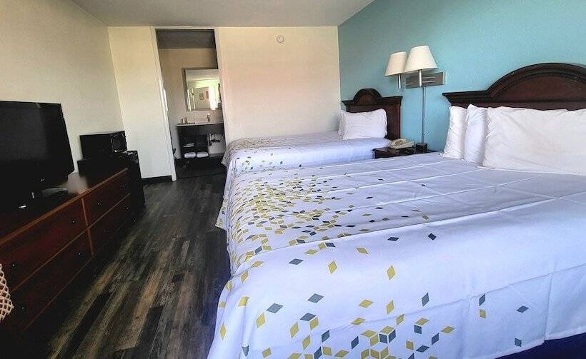 Отель Greeneville Inn And Suites