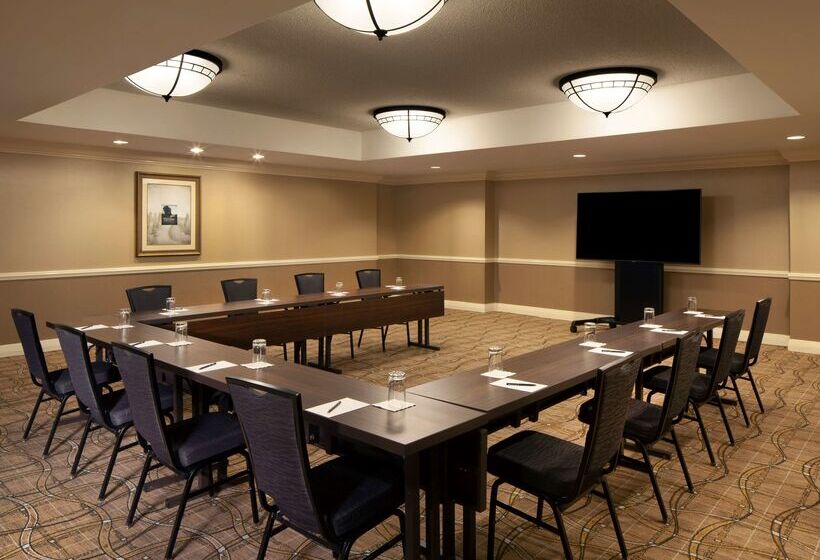 Отель Hilton Alexandria Old Town