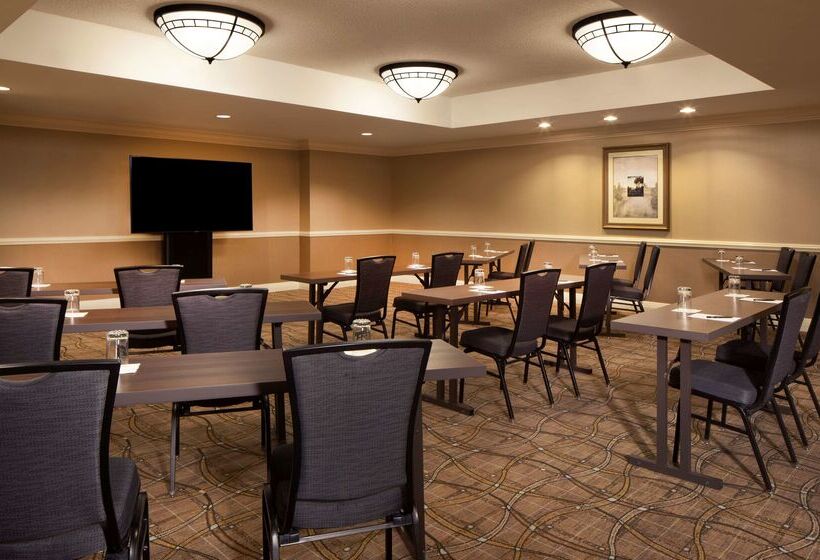 Отель Hilton Alexandria Old Town