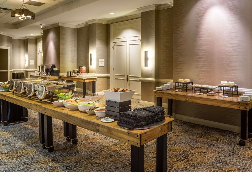 Отель Hilton Alexandria Old Town