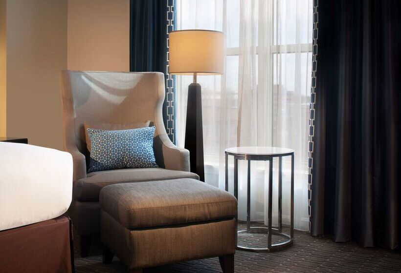 Отель Hilton Alexandria Old Town