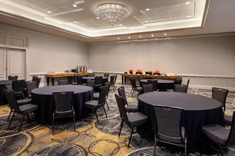 Отель Hilton Alexandria Old Town