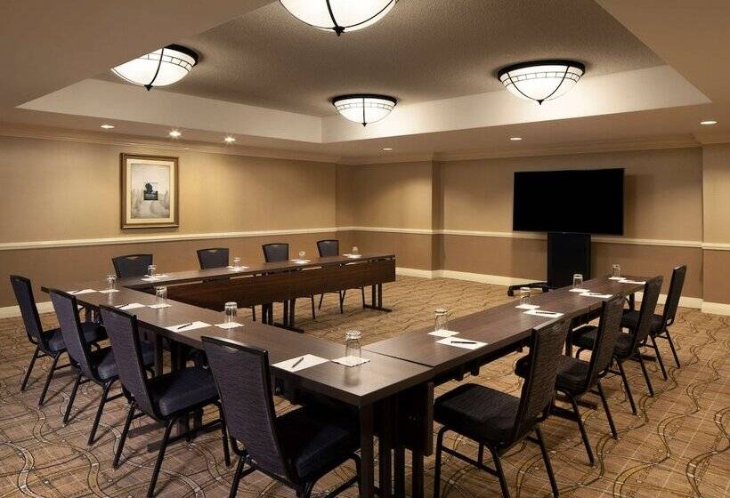 Отель Hilton Alexandria Old Town