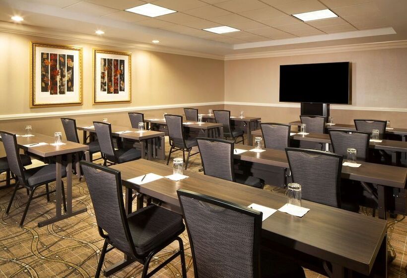 هتل Hilton Alexandria Old Town