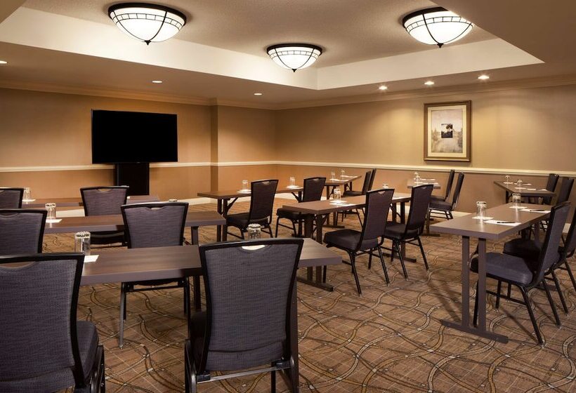 Отель Hilton Alexandria Old Town