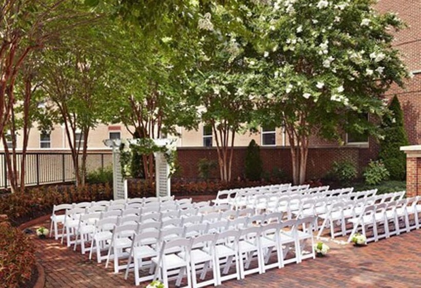 Отель Hilton Alexandria Old Town