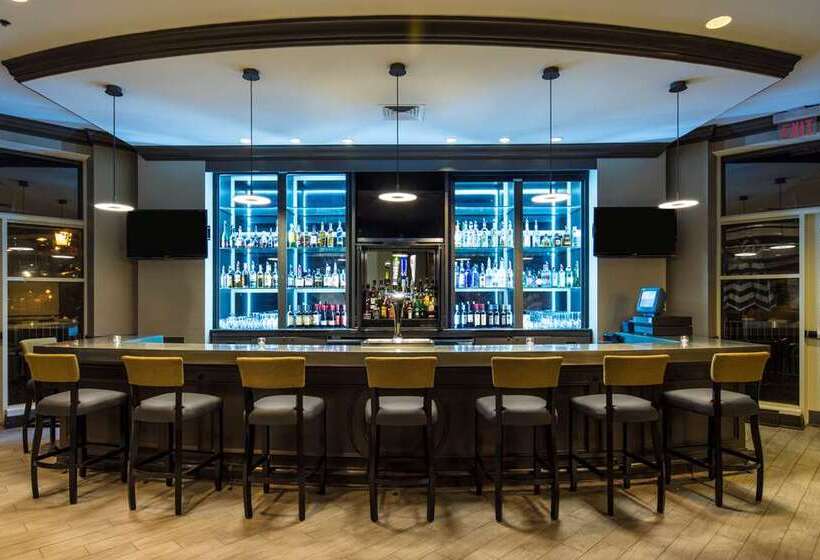 Отель Hilton Alexandria Old Town