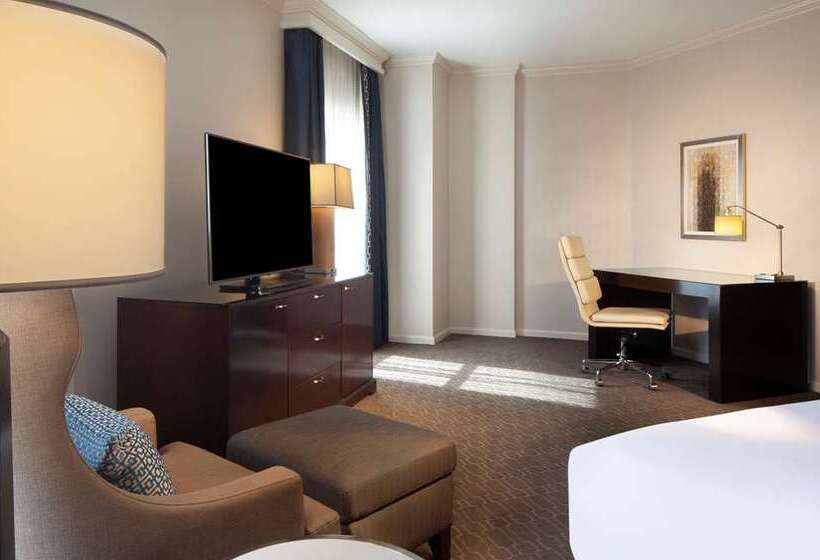 Отель Hilton Alexandria Old Town