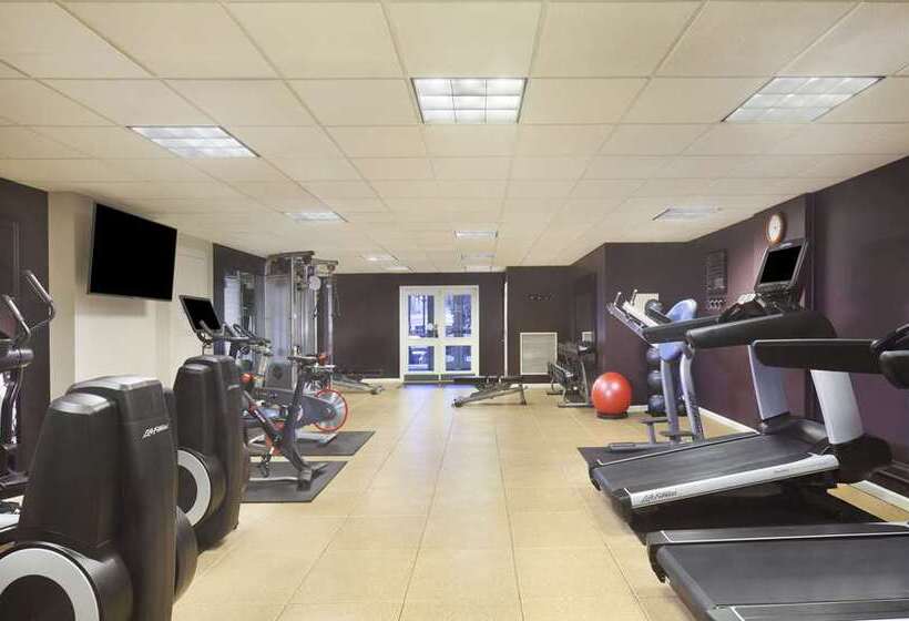 Отель Hilton Alexandria Old Town