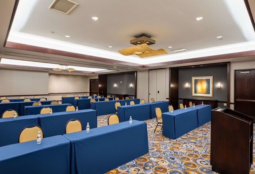هتل Hilton Americashouston