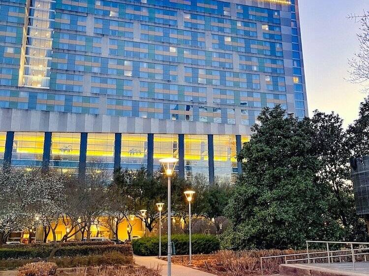 בית מלון כפרי Hilton Americashouston