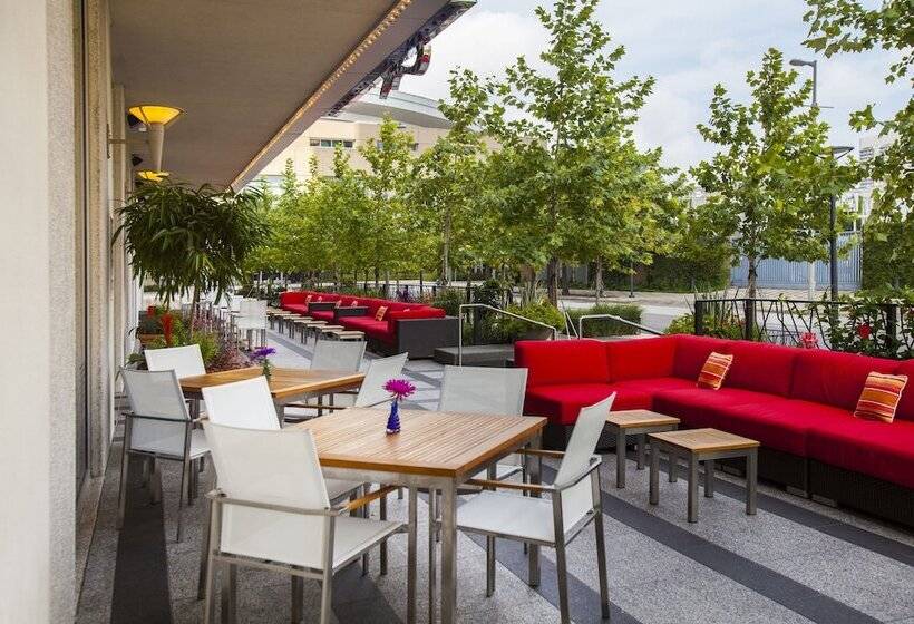 בית מלון כפרי Hilton Americashouston