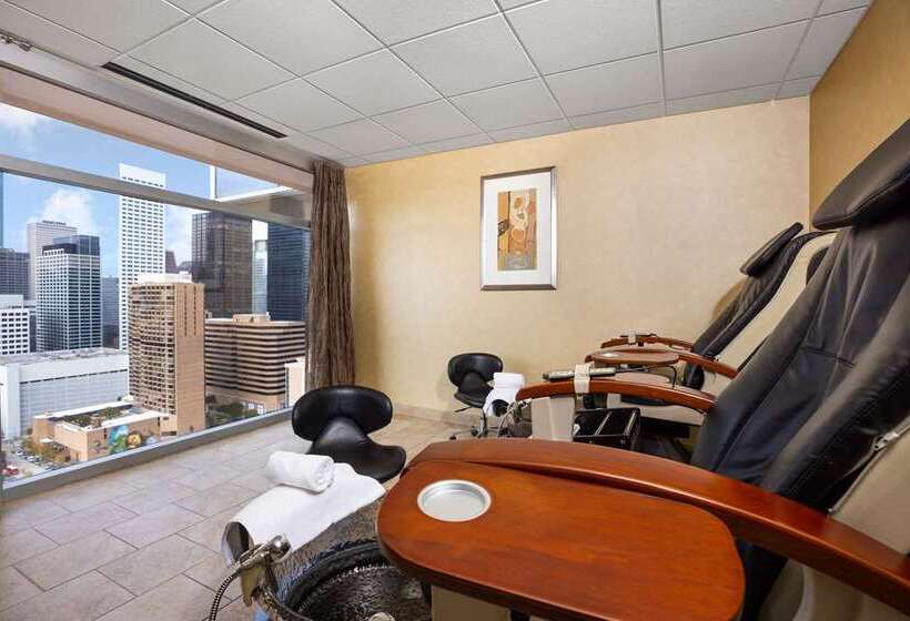 בית מלון כפרי Hilton Americashouston