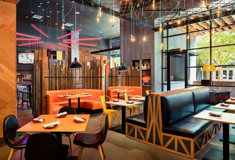 Отель Hilton Austin