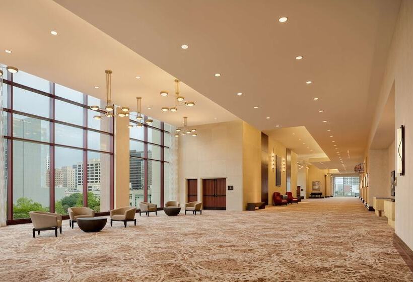 Отель Hilton Austin