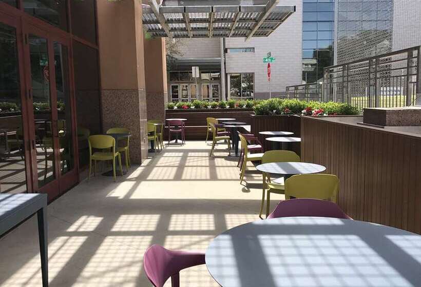 Отель Hilton Austin